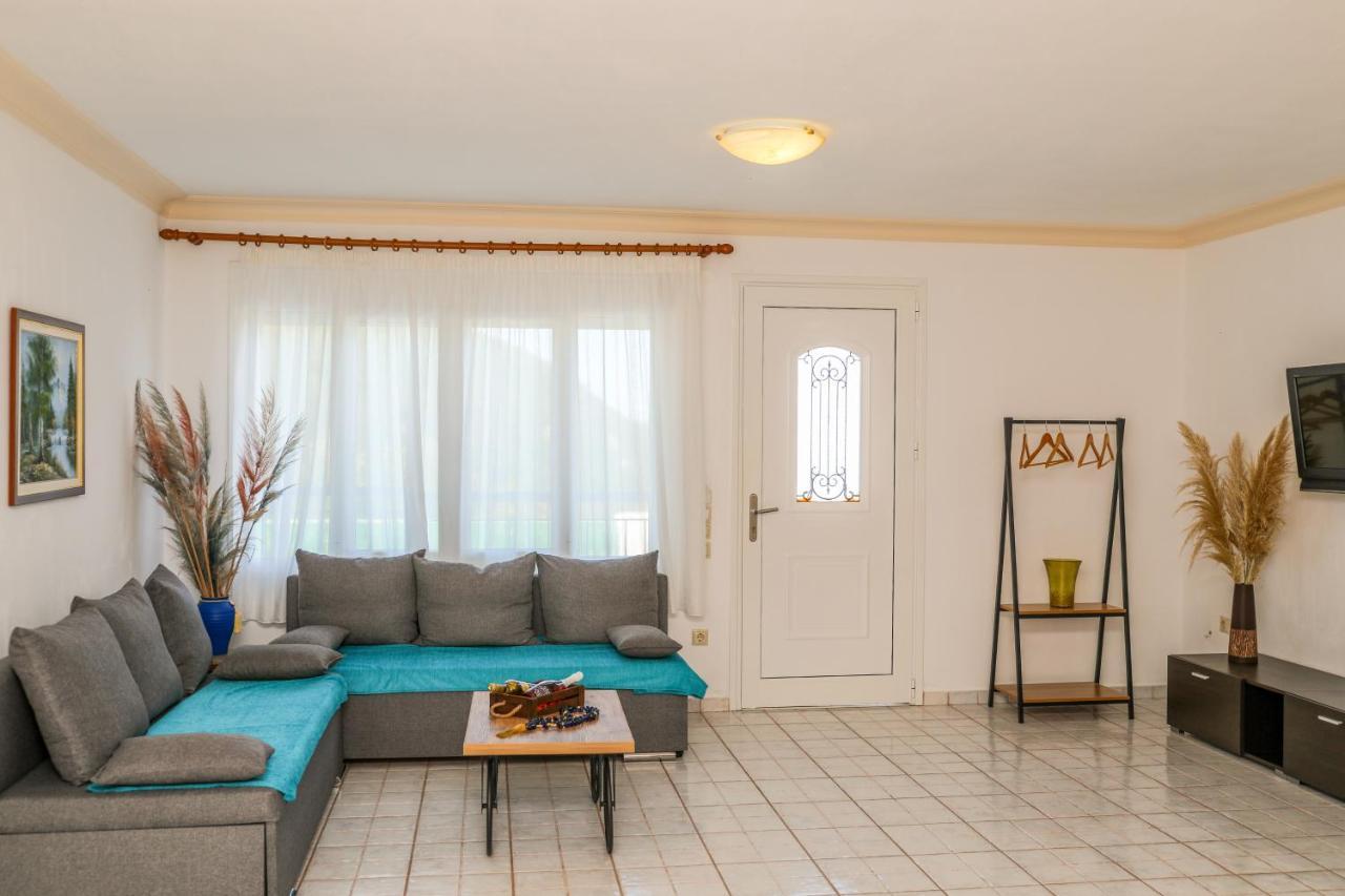 Villa Mitzelos Moni Evaggelistrias Extérieur photo